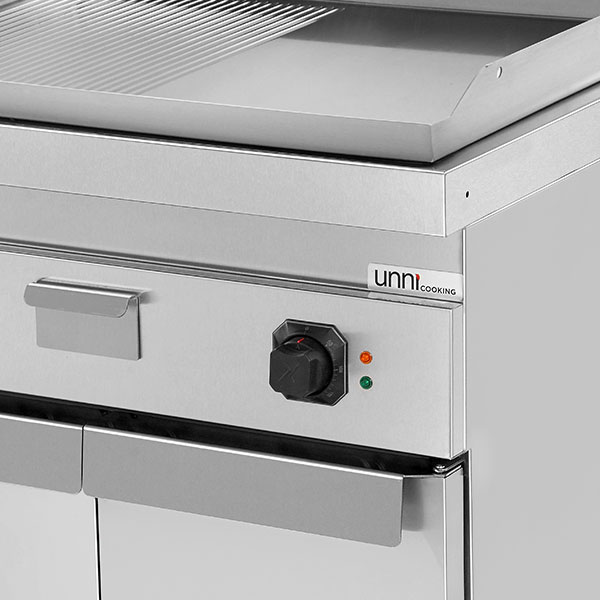 Elektrische grillplaat – 1/2 glad + 1/2 geribbeld CHROOM – E70GP20+GSK